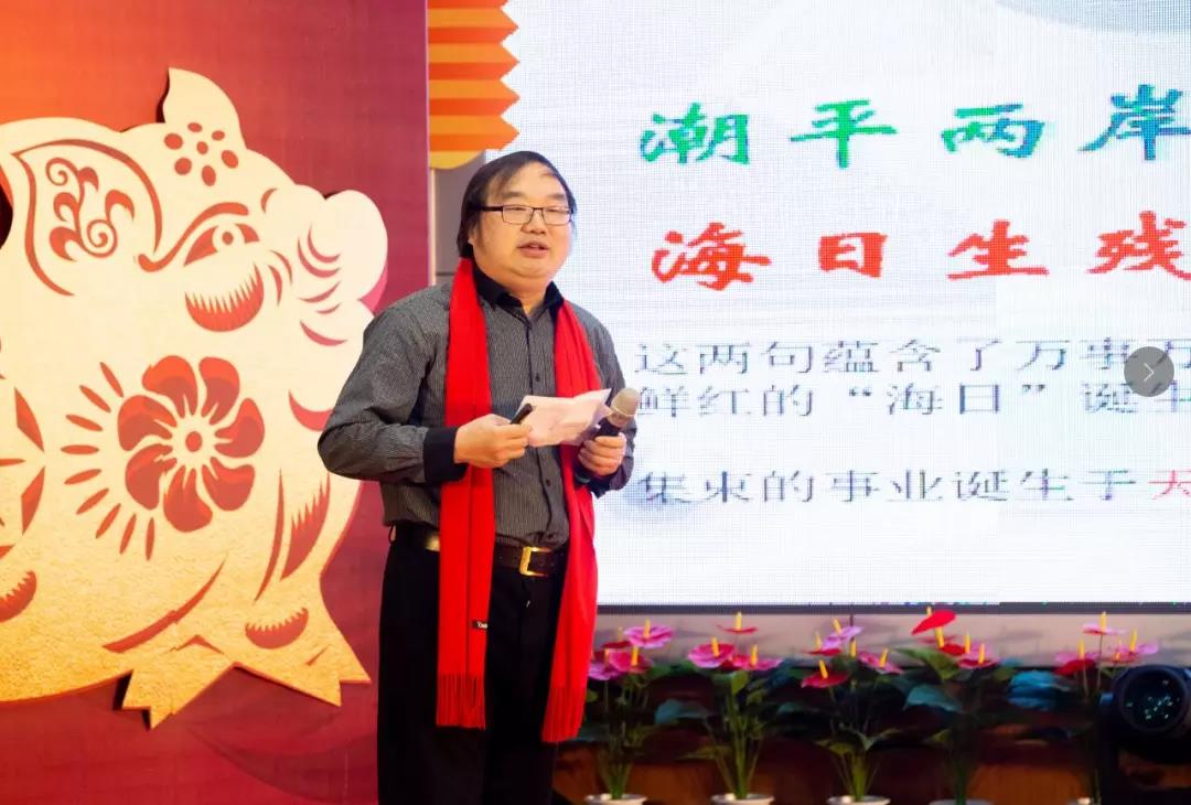 中國建筑金屬結構協(xié)會專家委員會副主任、中國建筑設計集團教授張躍峰 